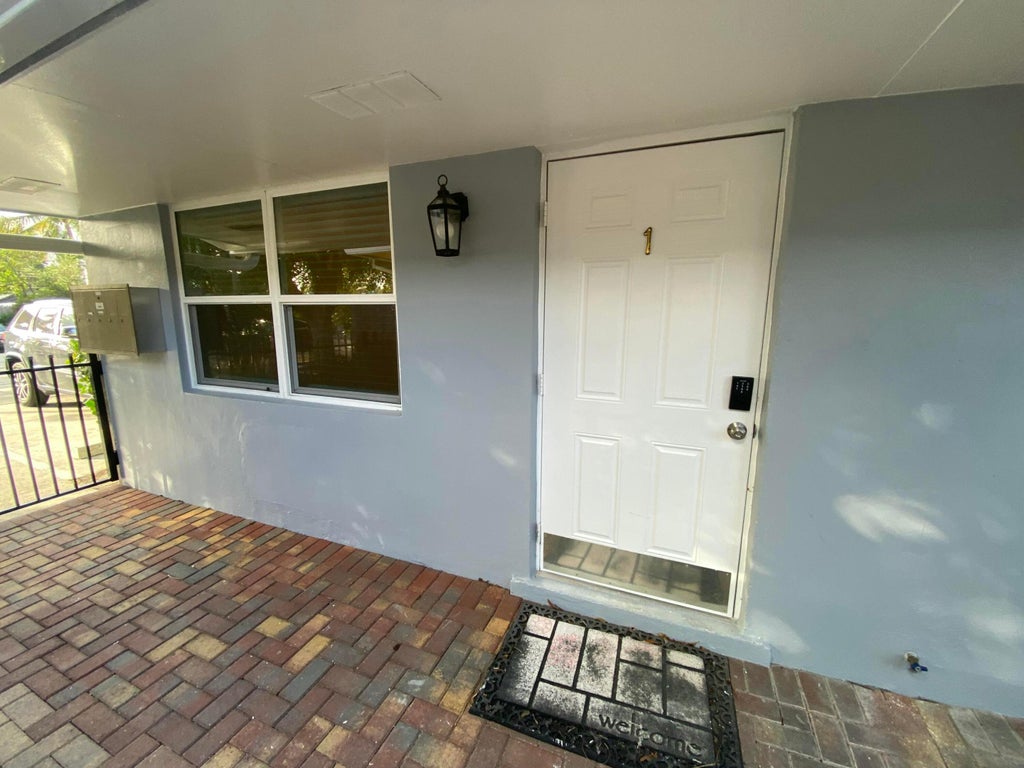 Photo of 914 N Federal Highway #1, Lake Worth Beach, FL 33460 (MLS # R11038667)