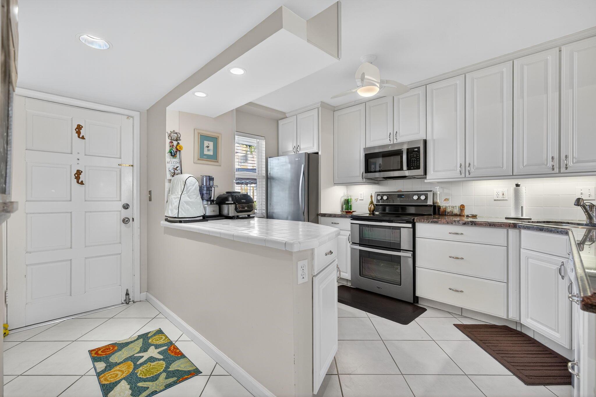 PARADISE HARBOUR CONDO - Residential