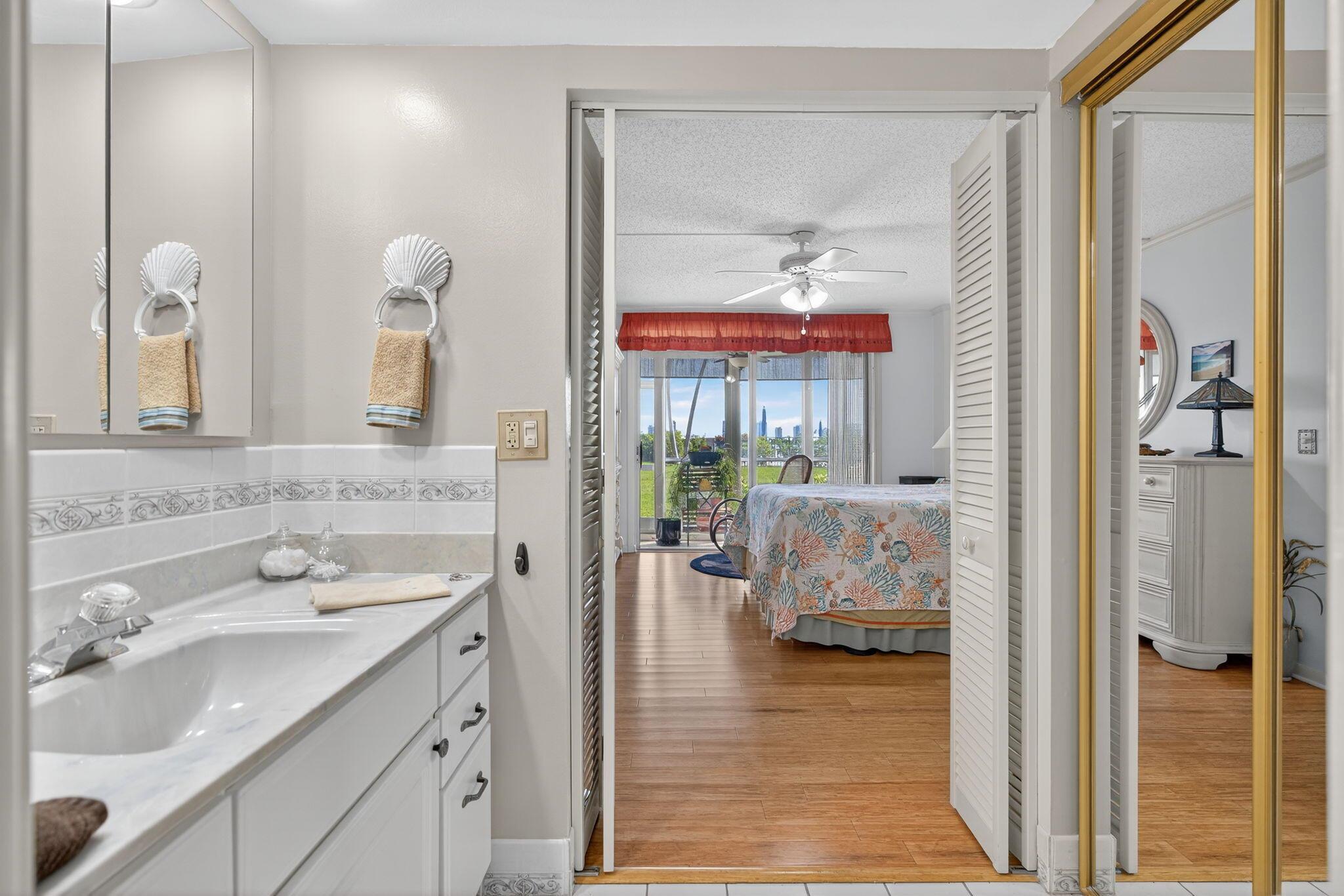 PARADISE HARBOUR CONDO - Residential