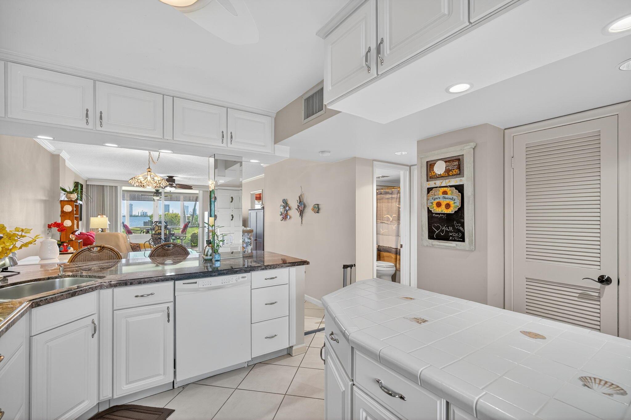 PARADISE HARBOUR CONDO - Residential