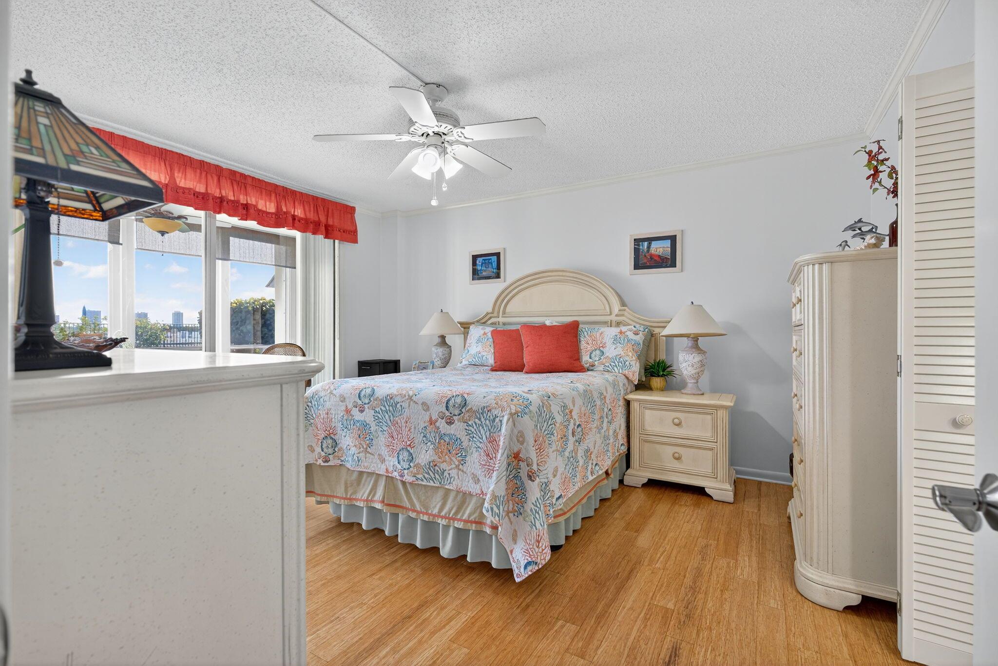 PARADISE HARBOUR CONDO - Residential