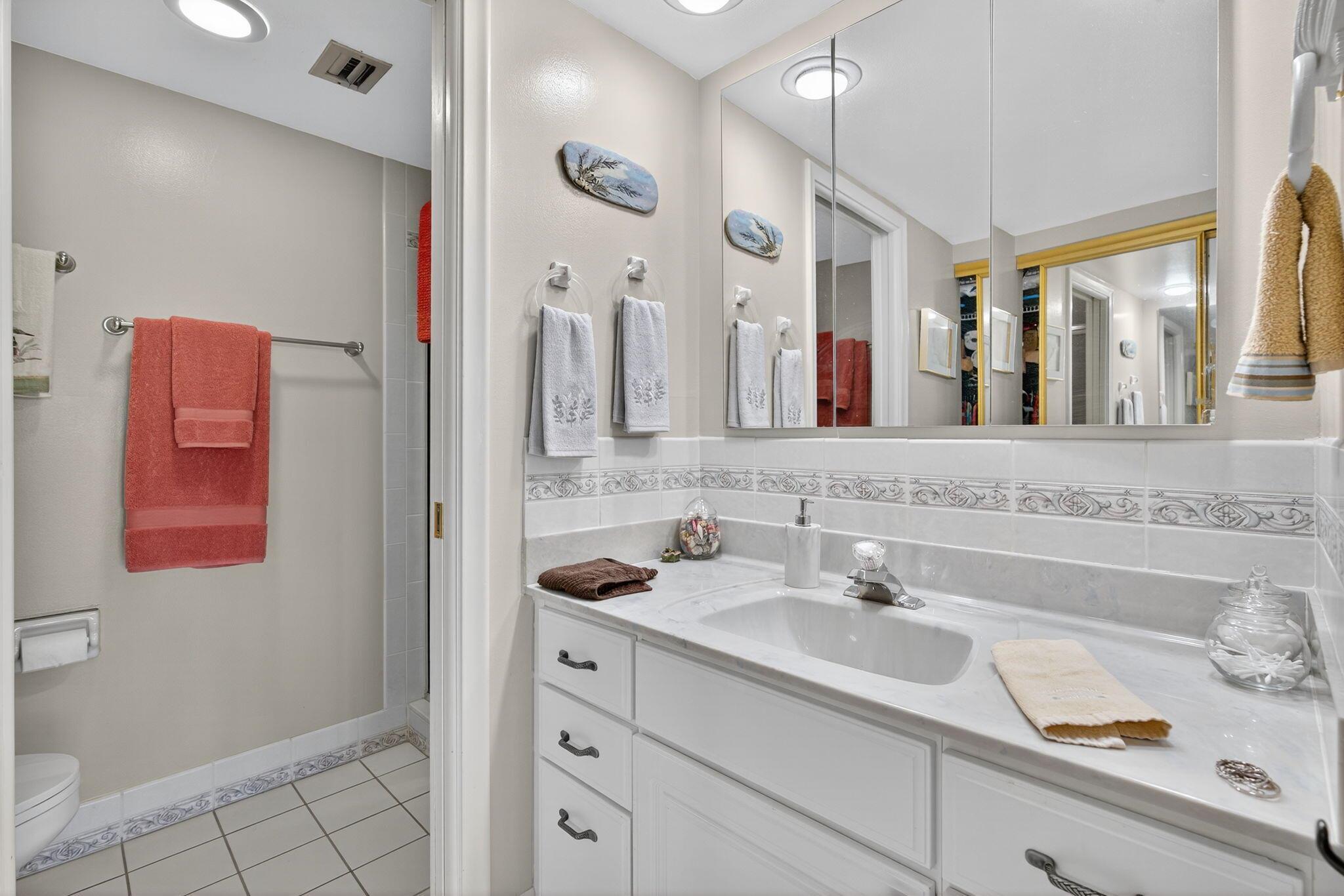 PARADISE HARBOUR CONDO - Residential