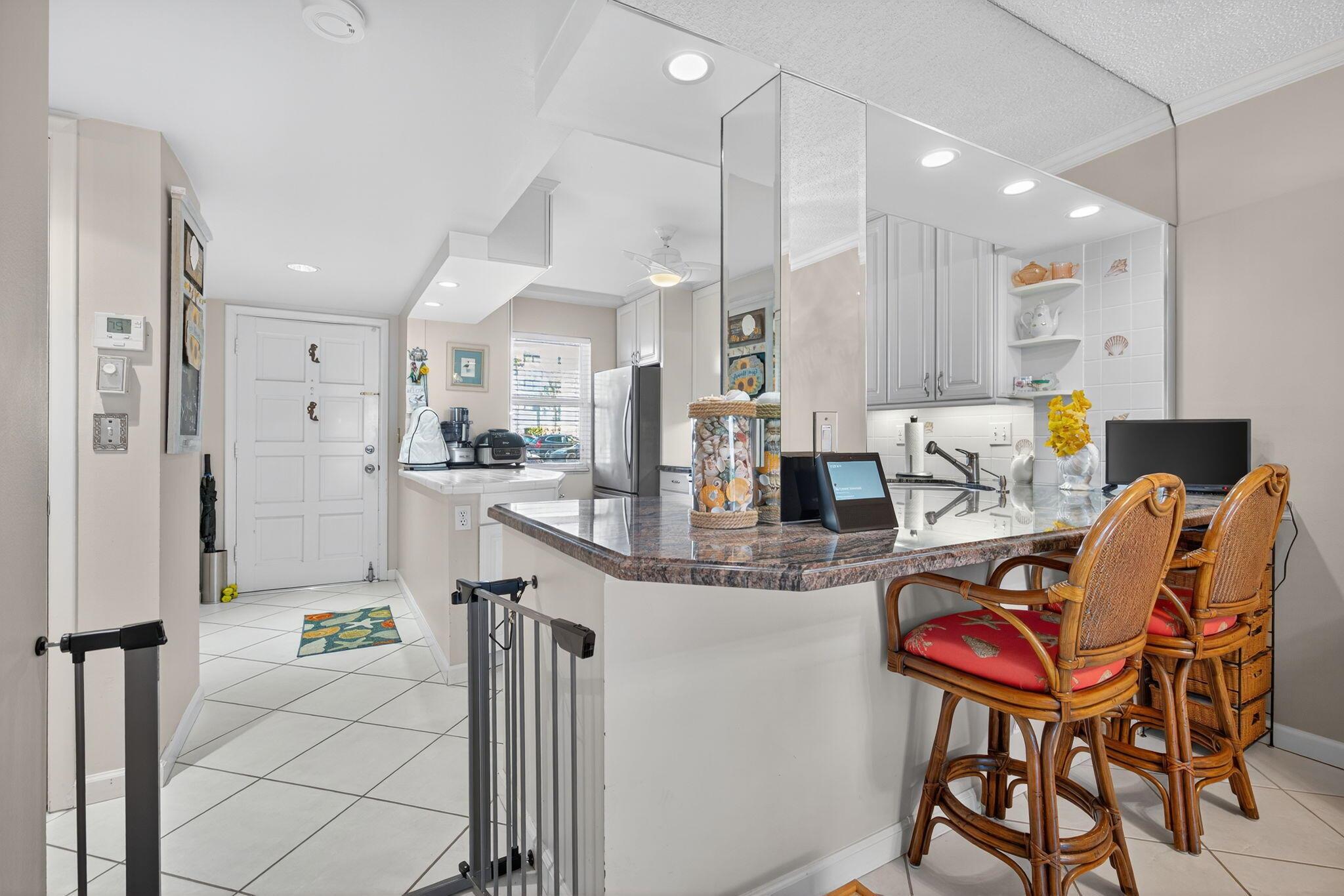 PARADISE HARBOUR CONDO - Residential