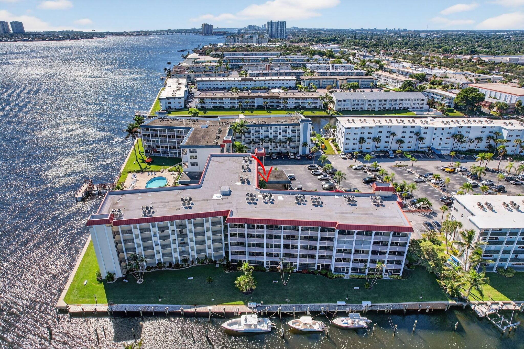 PARADISE HARBOUR CONDO - Residential
