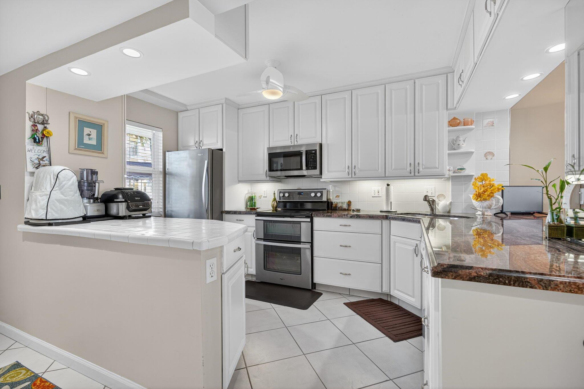 PARADISE HARBOUR CONDO - Residential