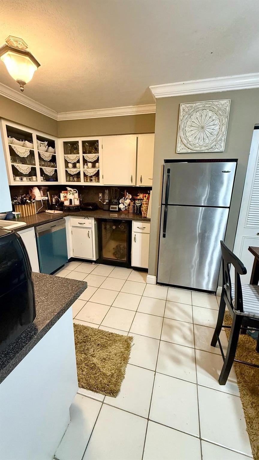 2214 S Cypress Bend Dr 105