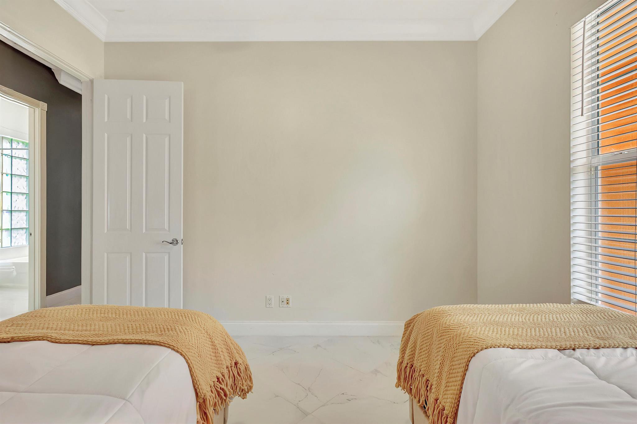 TRADITION PLAT NO 30 - Residential Lease