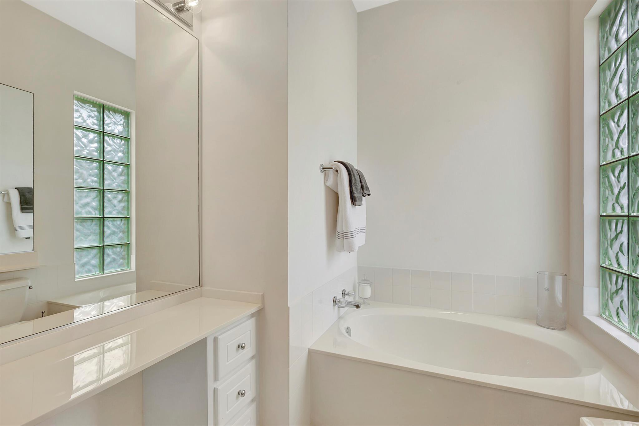 TRADITION PLAT NO 30 - Residential Lease