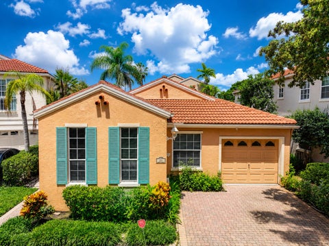 Photo of 20 Via Aurelia, Palm Beach Gardens, FL 33418 (MLS # B26029106)