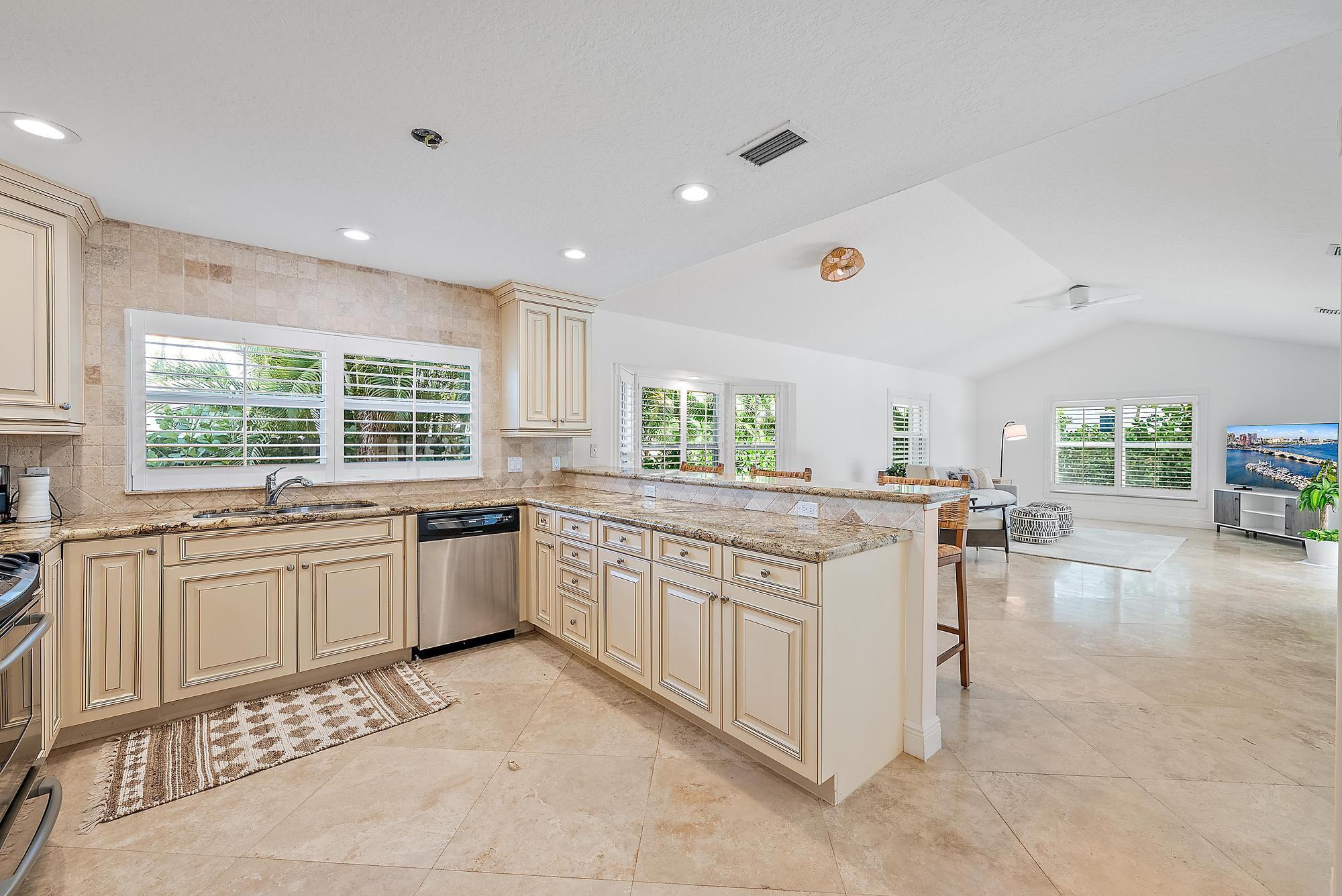 JUPITER INLET BEACH COLON - Residential Lease