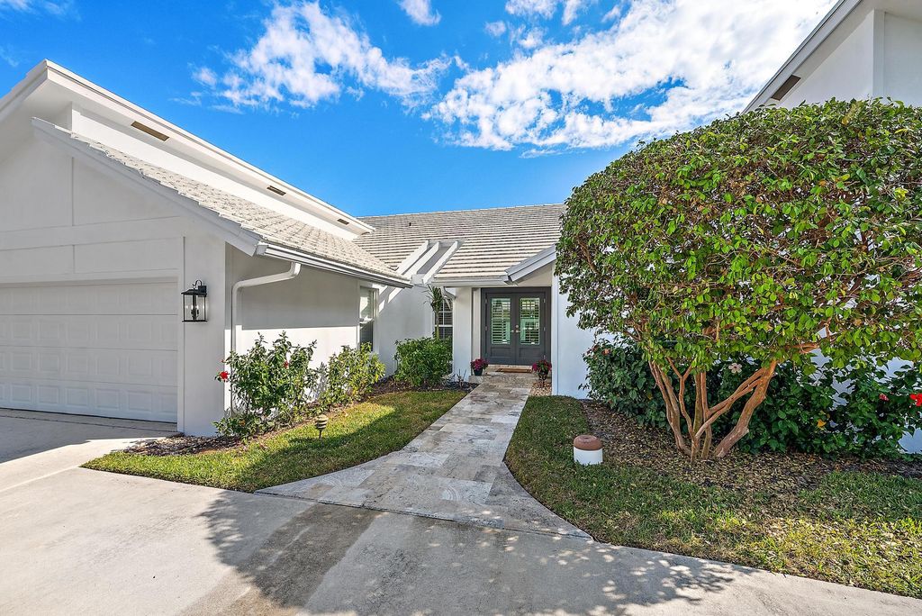 Photo of 109 Lighthouse Drive, Jupiter Inlet Colony, FL 33469 (MLS # R11143981)