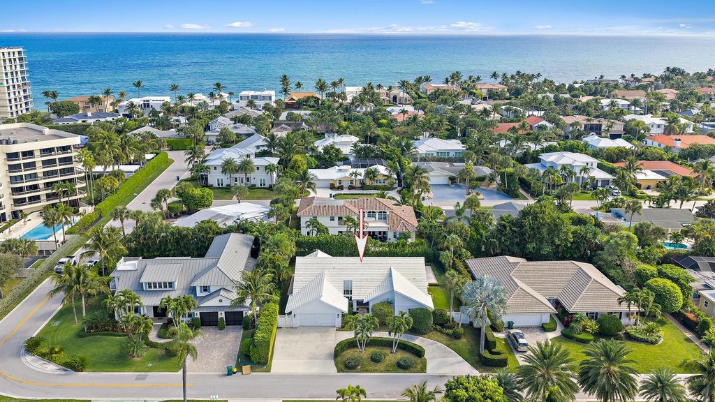 Photo of 109 Lighthouse Drive, Jupiter Inlet Colony, FL 33469 (MLS # R11143981)