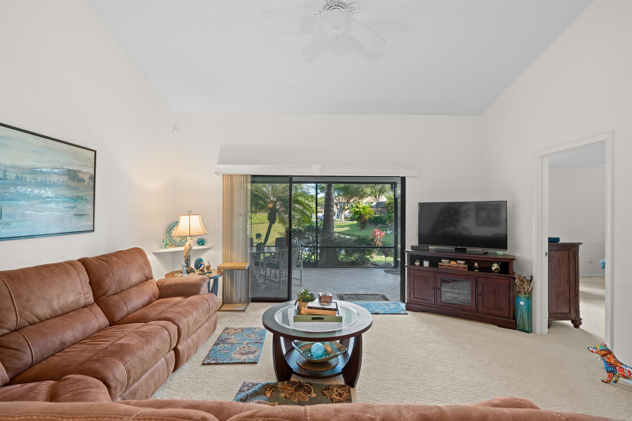 CANARY PALM CLUB - Residential