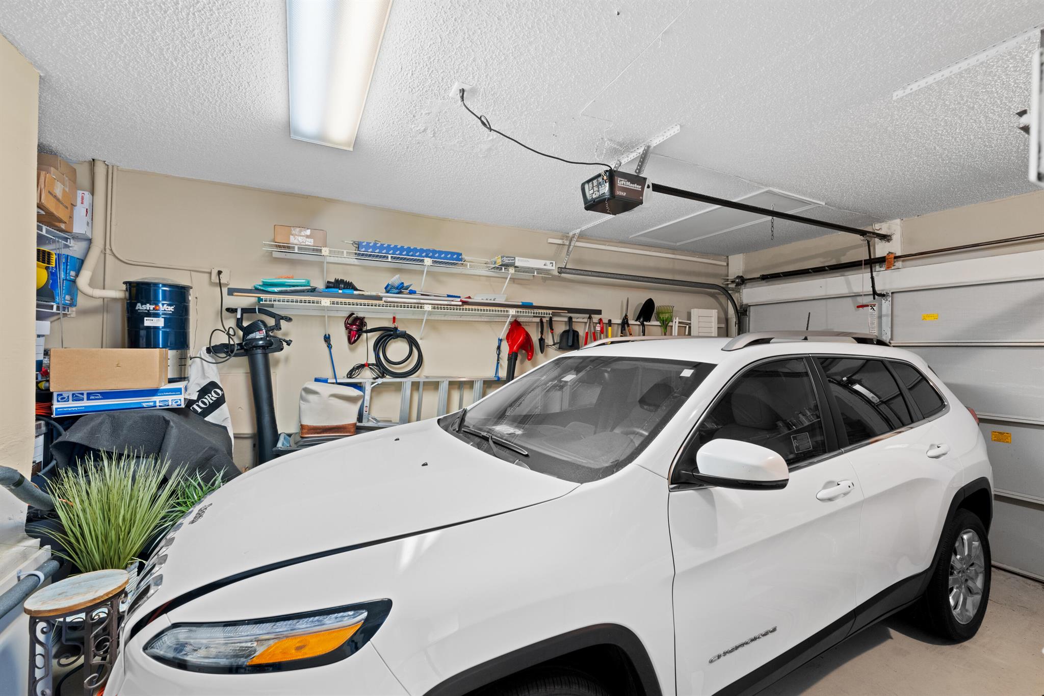 CANARY PALM CLUB - Residential