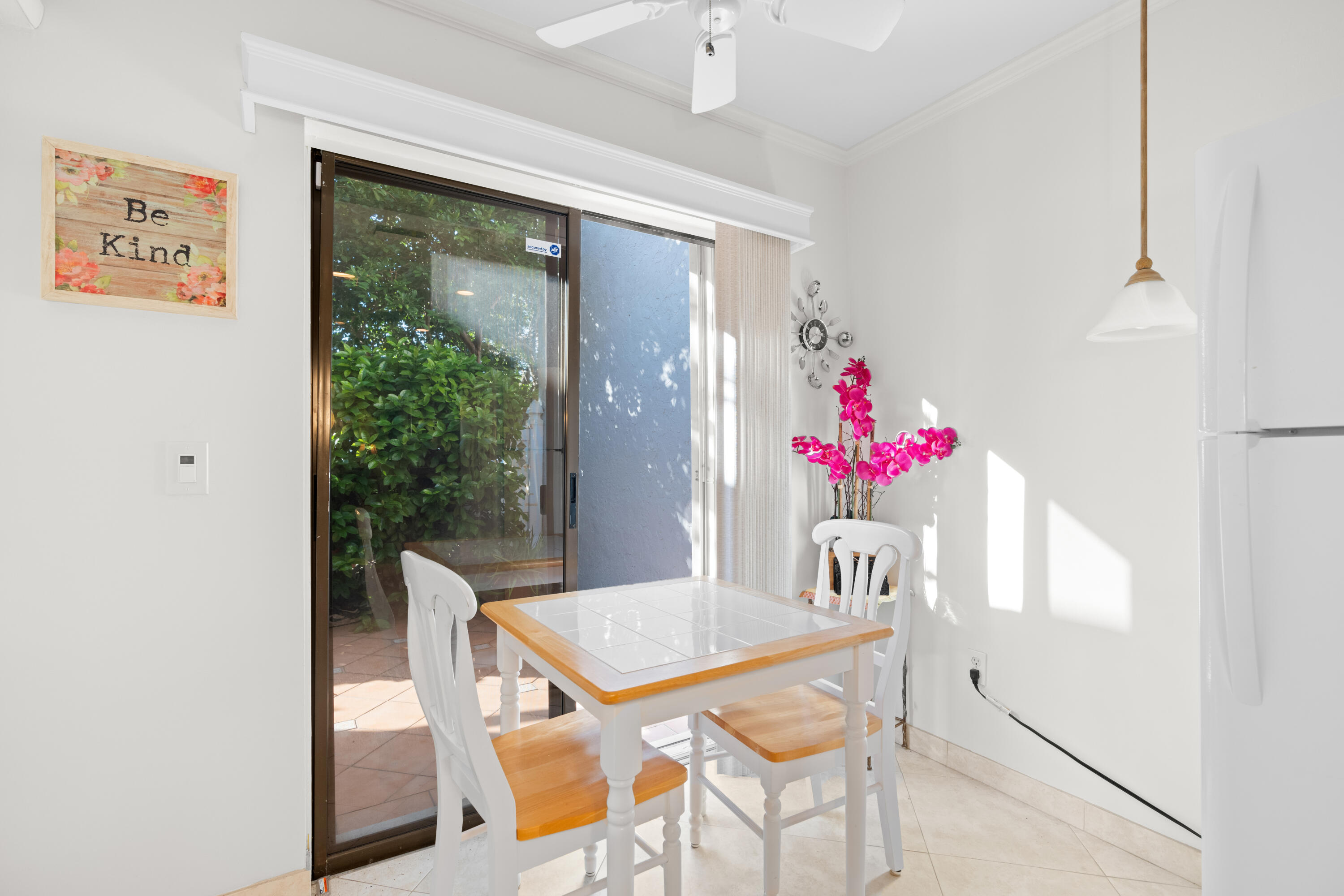 6735 Canary Palm Circle