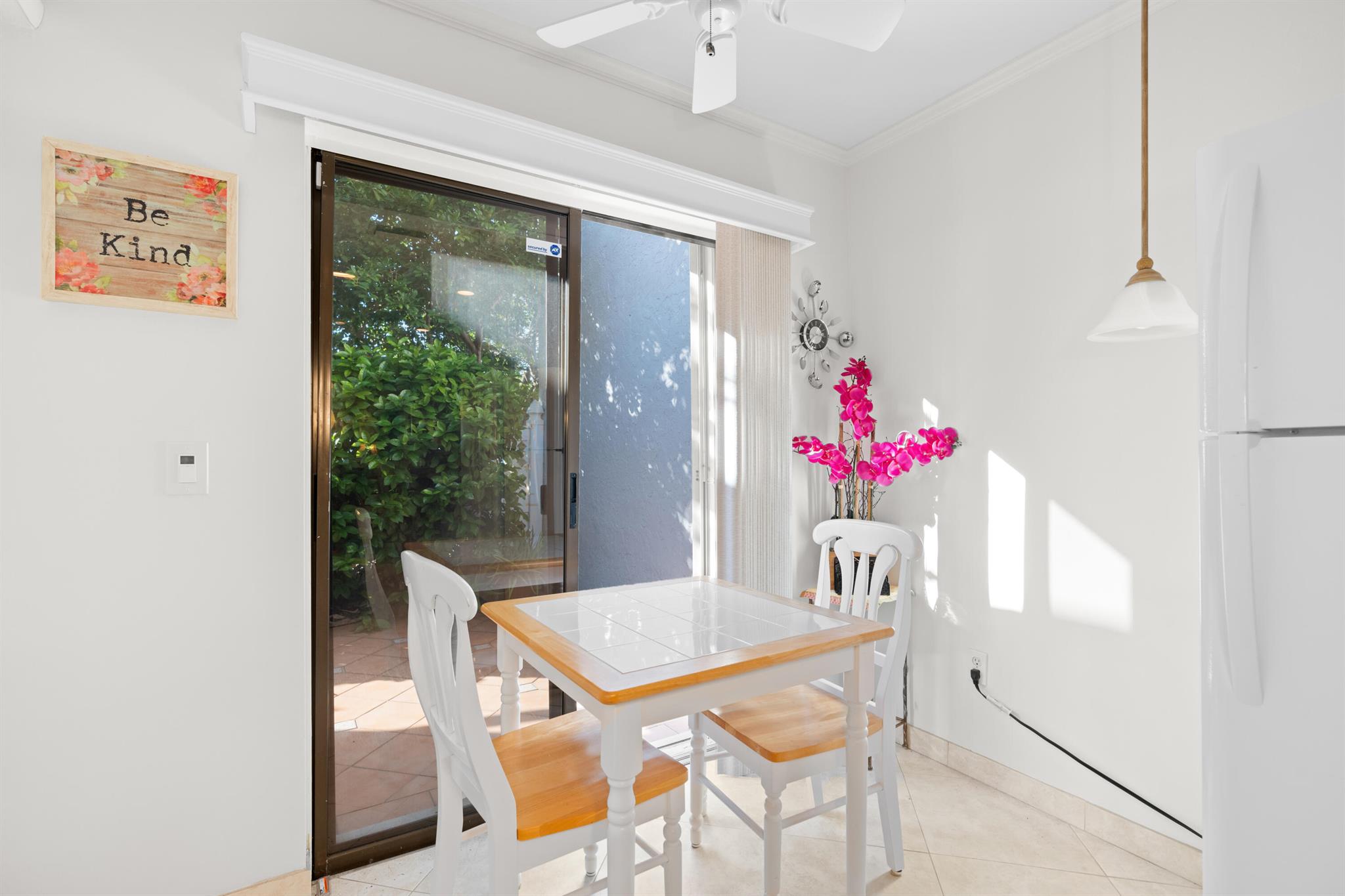 CANARY PALM CLUB - Residential