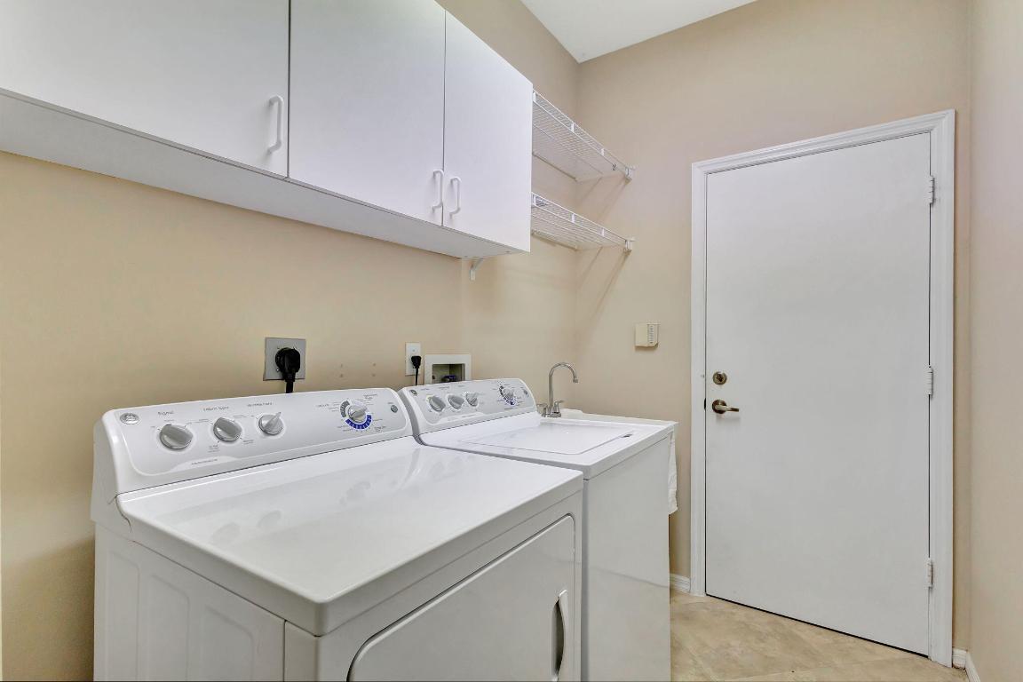 GRAND ISLES / ORANGE POINT 1 - Residential Lease