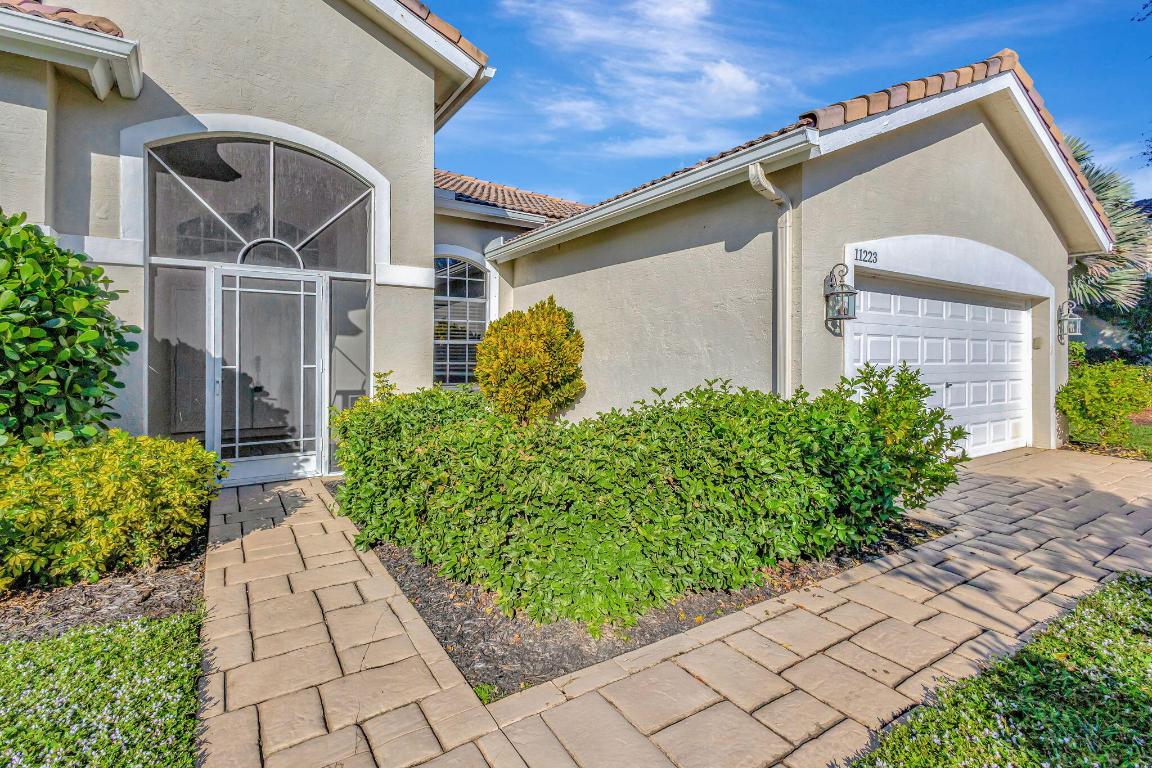 GRAND ISLES / ORANGE POINT 1 - Residential Lease