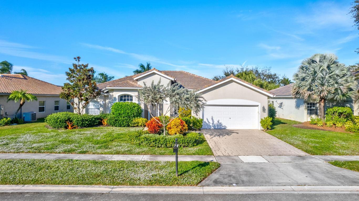 GRAND ISLES / ORANGE POINT 1 - Residential Lease