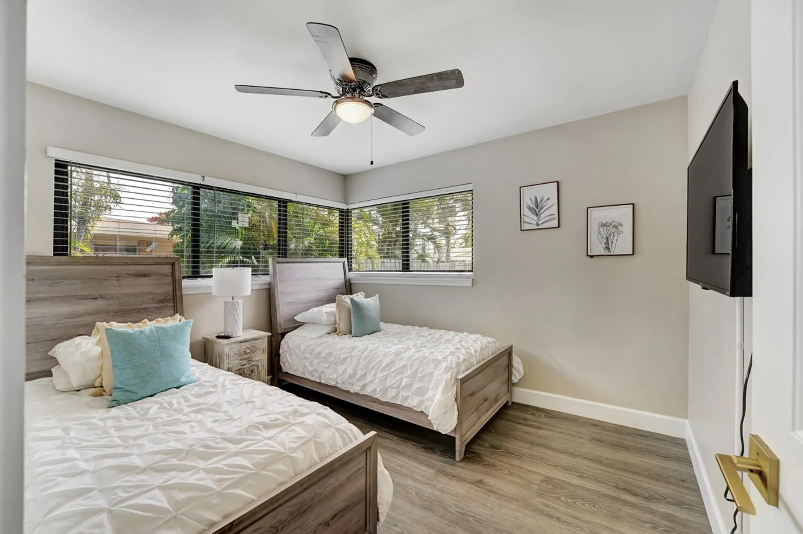 UNIVERSITY GARDENS - Residential