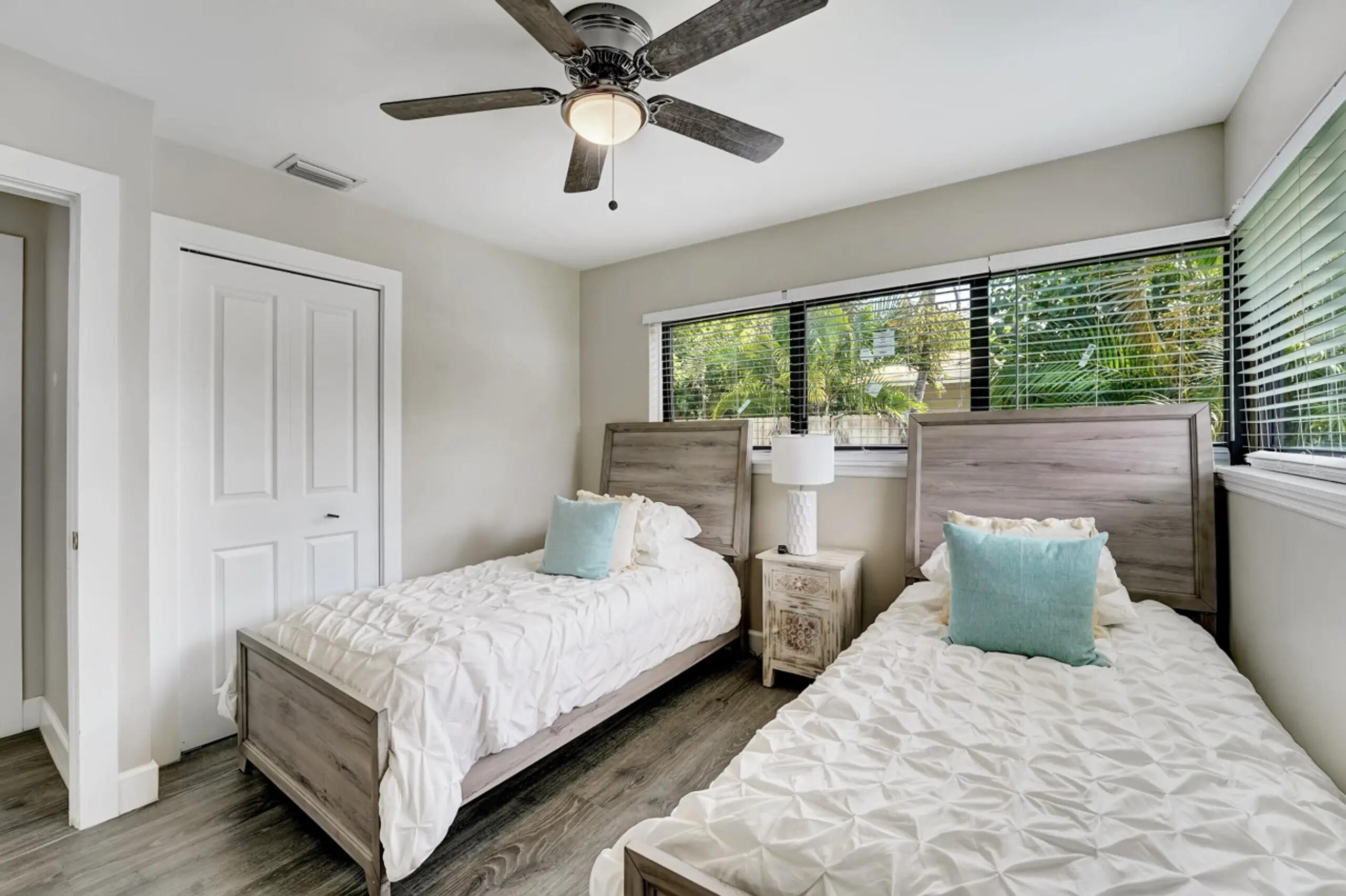 UNIVERSITY GARDENS - Residential