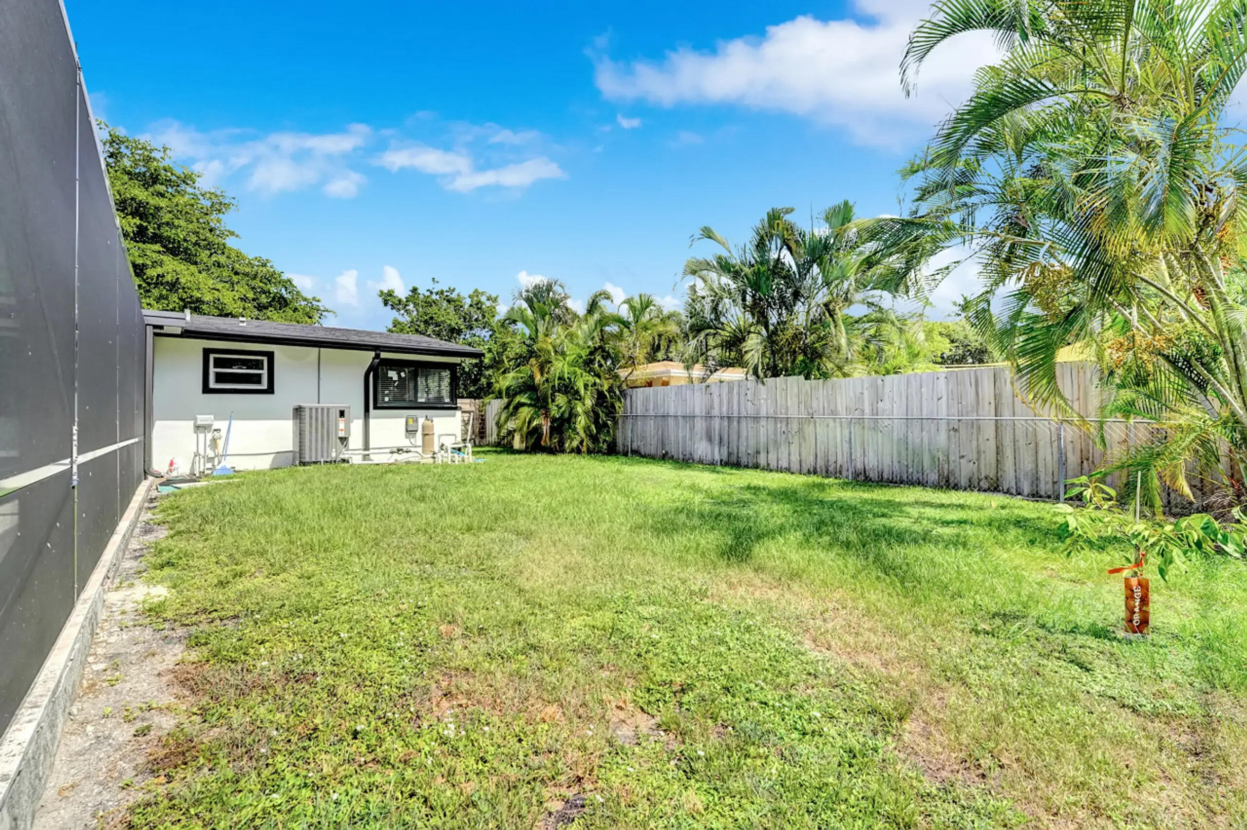 UNIVERSITY GARDENS - Residential