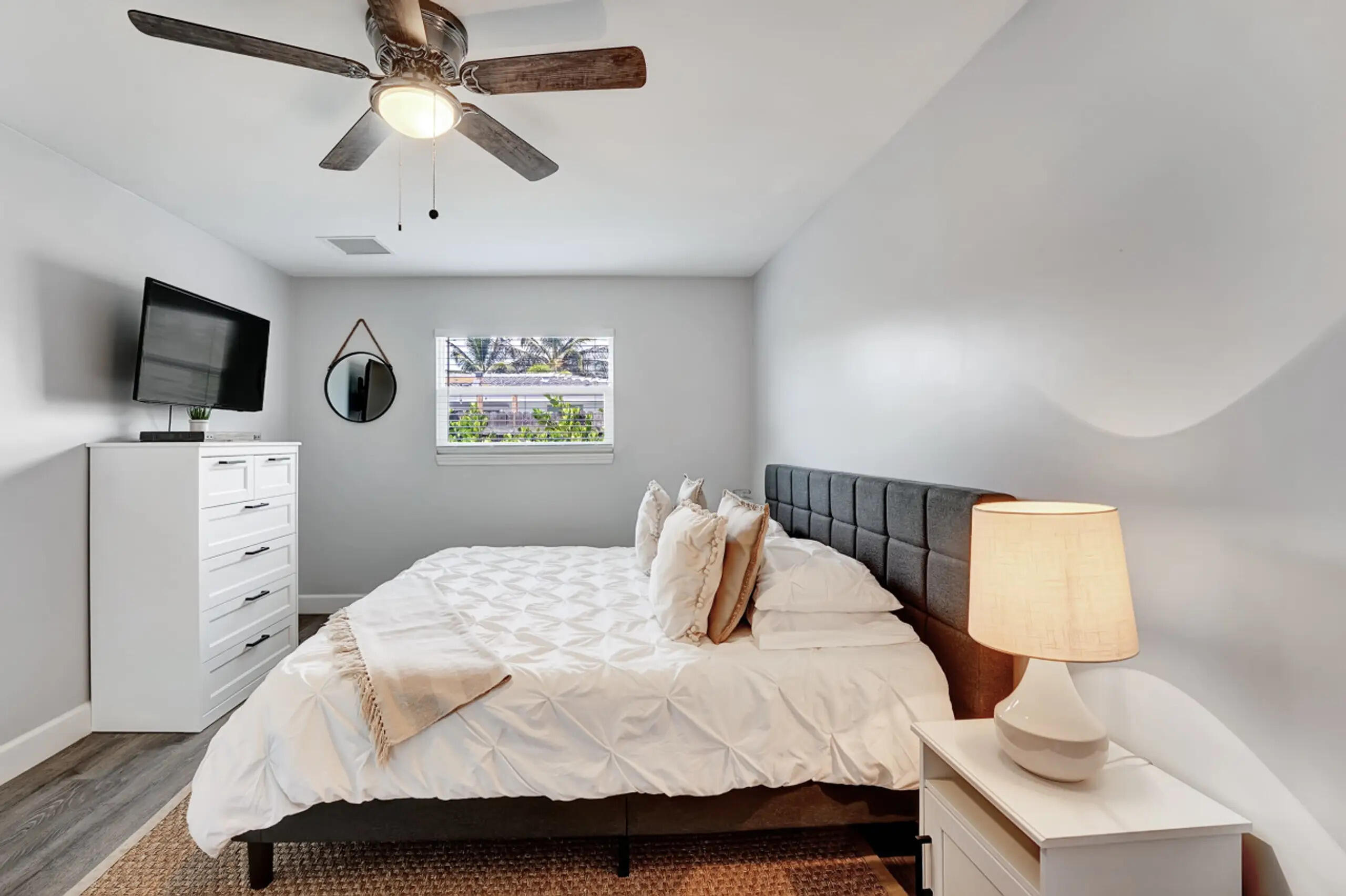 UNIVERSITY GARDENS - Residential