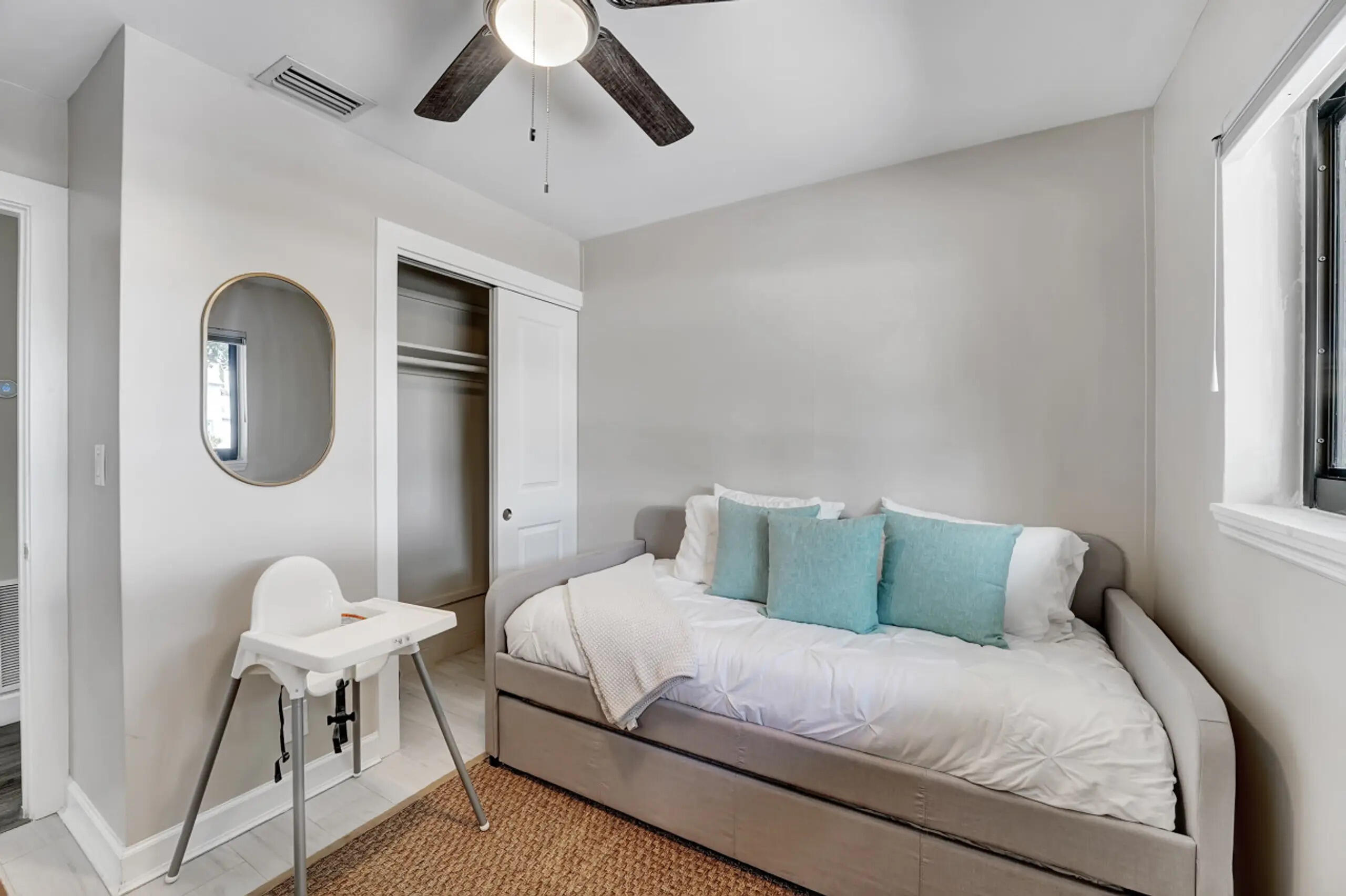 UNIVERSITY GARDENS - Residential