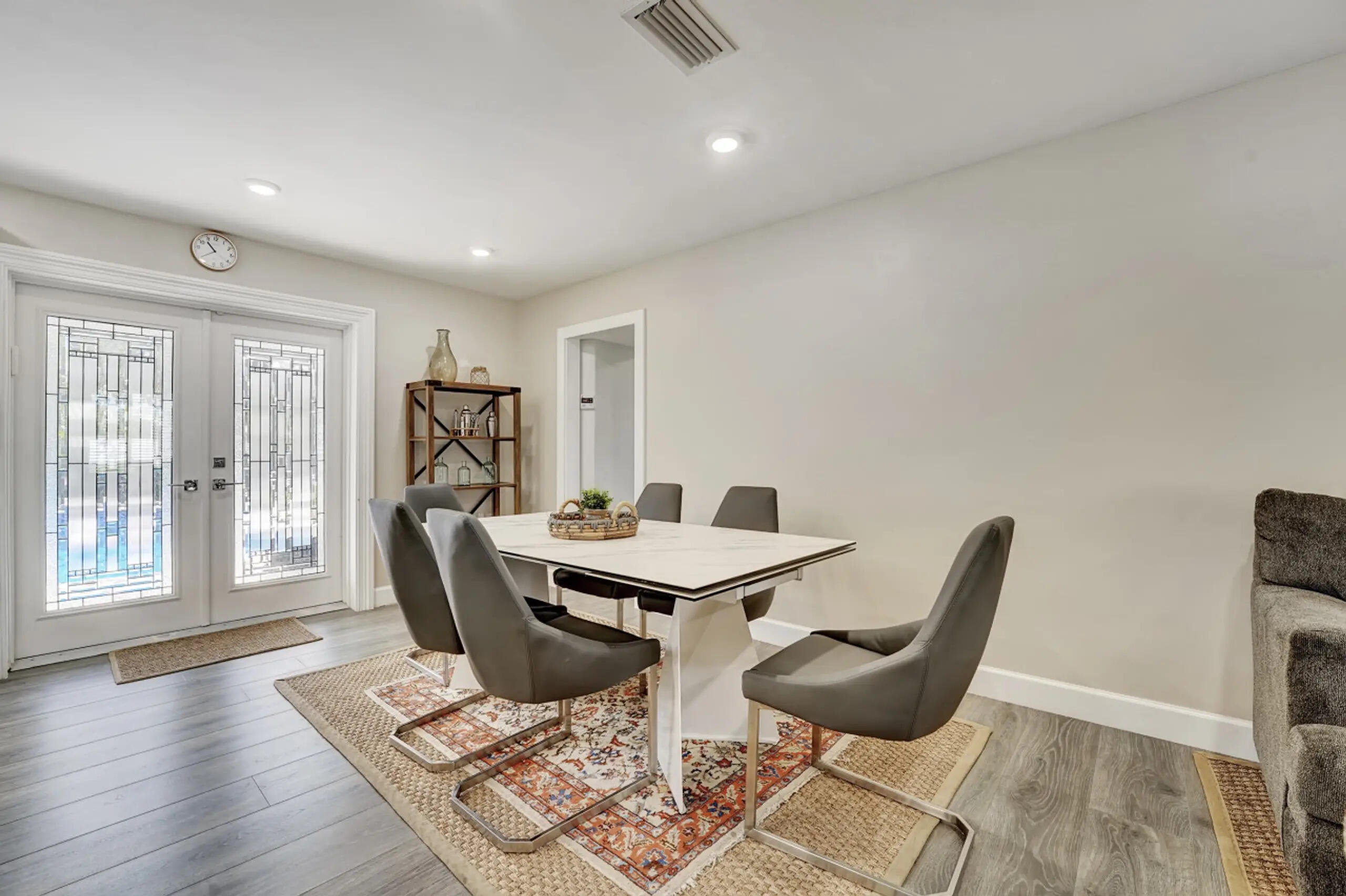 UNIVERSITY GARDENS - Residential