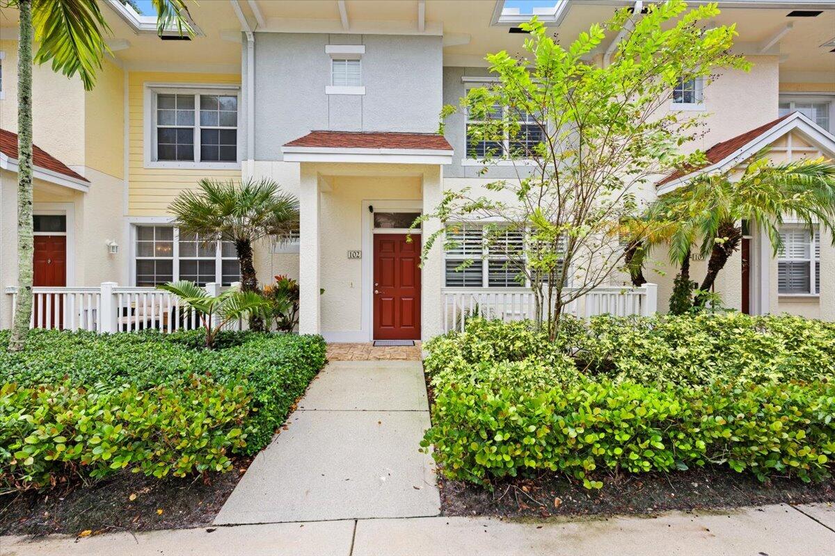 776 DAKOTA Drive 102