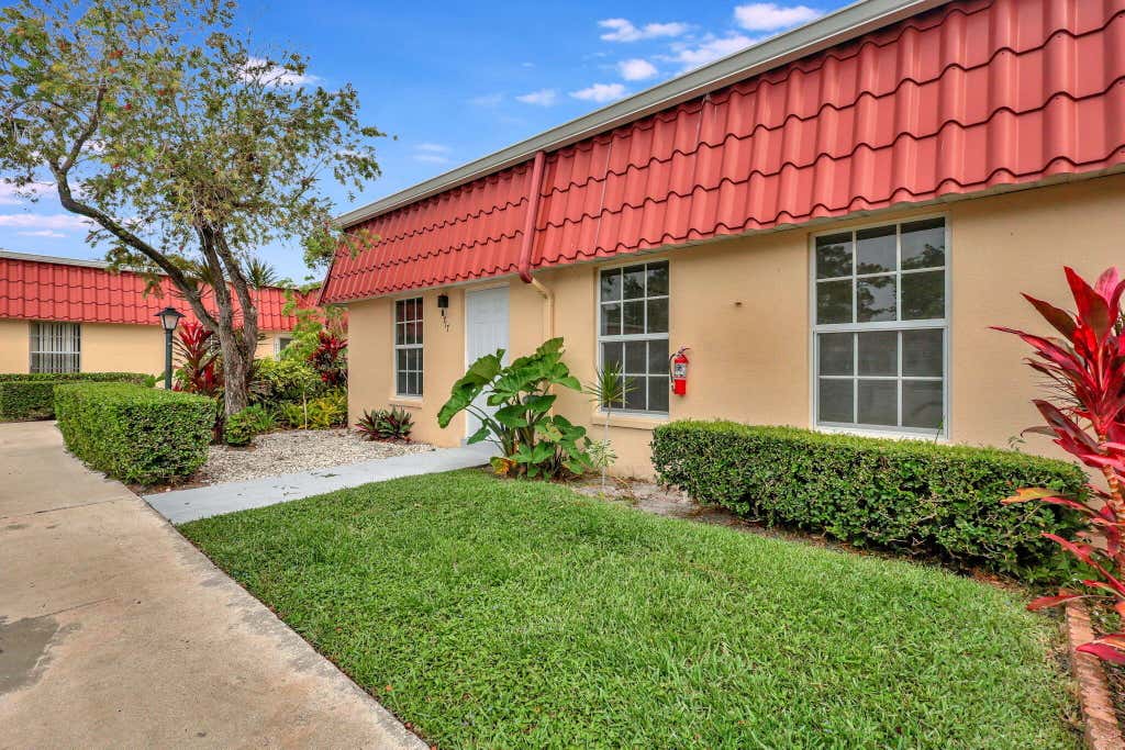 Photo of 717 Nantucket Circle, Lake Worth, FL 33467 (MLS # R10981676)