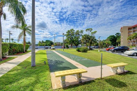 Tiny photo for 3661 Via Poinciana #410, Lake Worth, FL 33467 (MLS # R11161327)