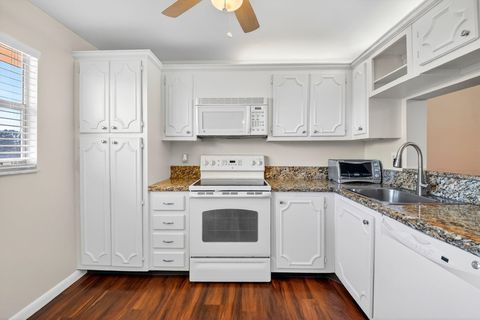 Tiny photo for 3661 Via Poinciana #410, Lake Worth, FL 33467 (MLS # R11161327)