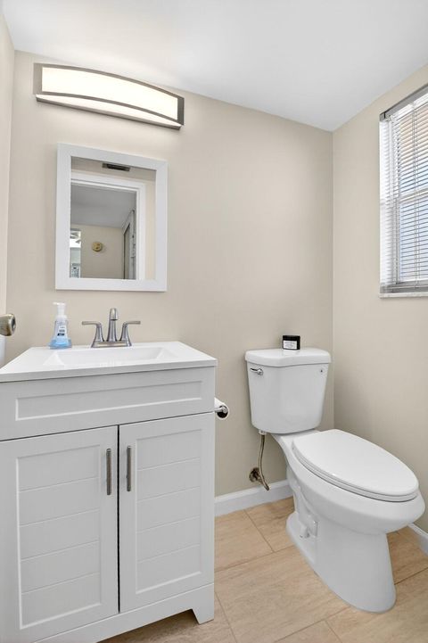 Tiny photo for 3661 Via Poinciana #410, Lake Worth, FL 33467 (MLS # R11161327)