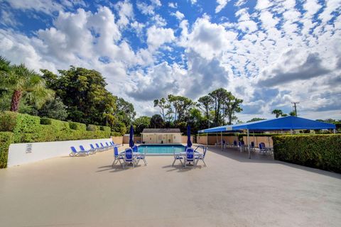 Tiny photo for 3661 Via Poinciana #410, Lake Worth, FL 33467 (MLS # R11161327)