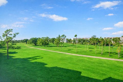 Tiny photo for 3661 Via Poinciana #410, Lake Worth, FL 33467 (MLS # R11161327)
