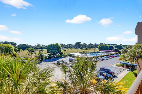Tiny photo for 3661 Via Poinciana #410, Lake Worth, FL 33467 (MLS # R11161327)