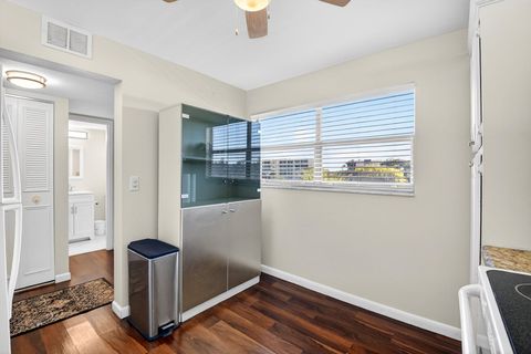 Tiny photo for 3661 Via Poinciana #410, Lake Worth, FL 33467 (MLS # R11161327)