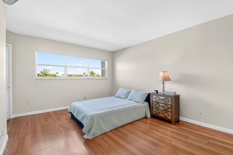 Tiny photo for 3661 Via Poinciana #410, Lake Worth, FL 33467 (MLS # R11161327)