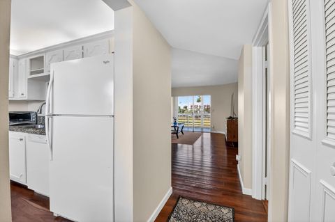 Tiny photo for 3661 Via Poinciana #410, Lake Worth, FL 33467 (MLS # R11161327)