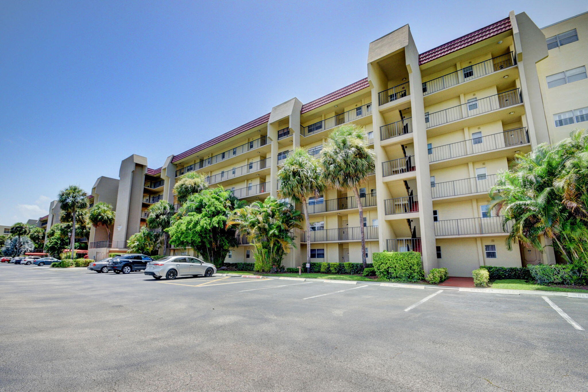 POINCIANA PLACE CONDO 1,2,8 AND 9 - Residential