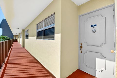 Tiny photo for 3661 Via Poinciana #410, Lake Worth, FL 33467 (MLS # R11161327)