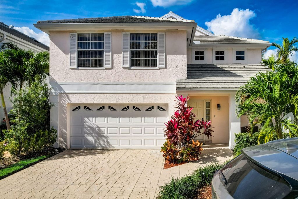 Photo of 35 Admirals Court, Palm Beach Gardens, FL 33418 (MLS # R10956573)