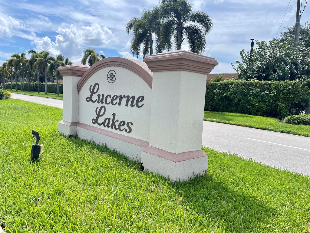 Photo of 7202 Golf Colony Court #204, Lake Worth, FL 33467 (MLS # R10913503)