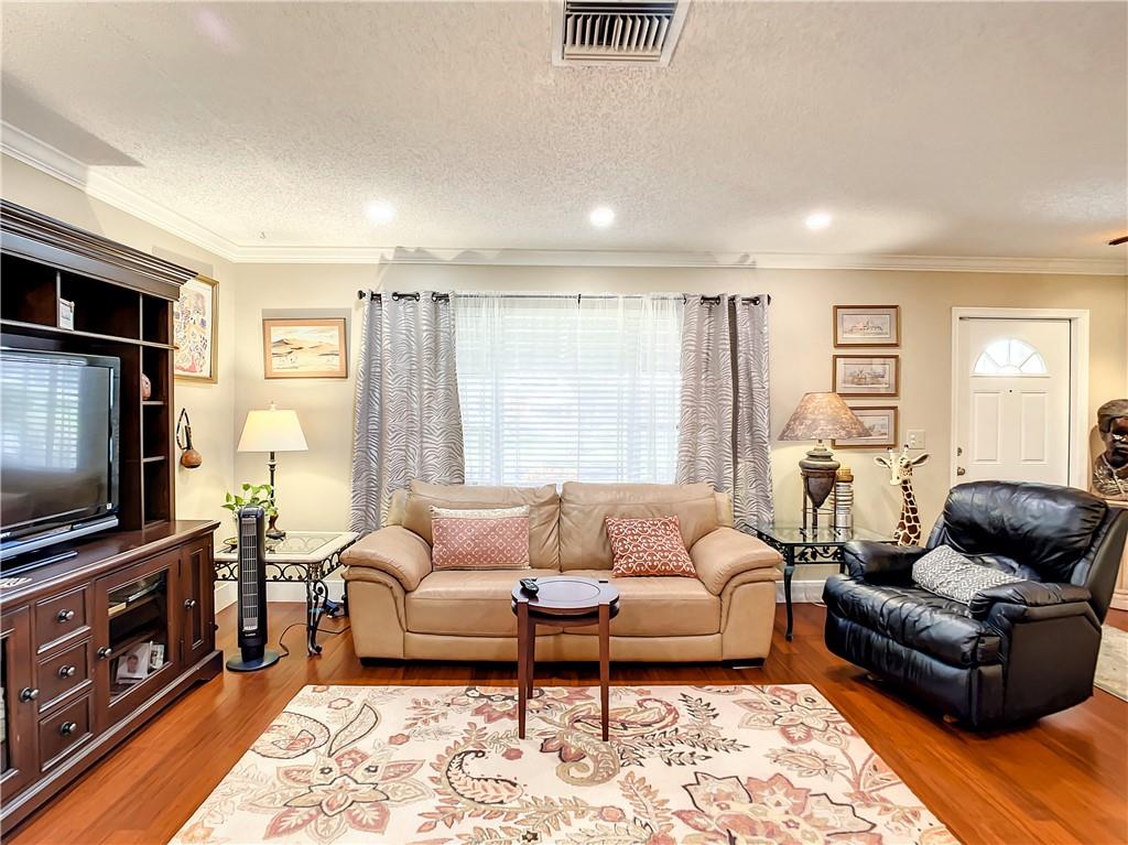 Lauderdale West 3 Sec 83- - Residential