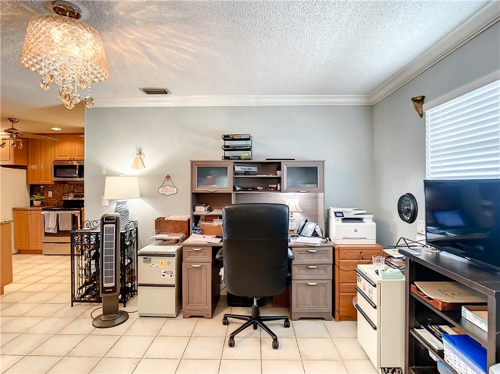 Lauderdale West 3 Sec 83- - Residential