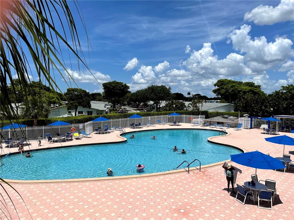 Lauderdale West 3 Sec 83- - Residential