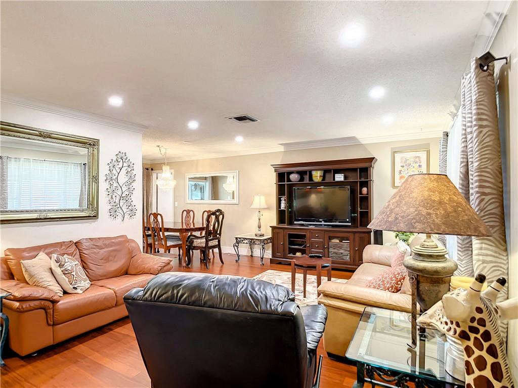 Lauderdale West 3 Sec 83- - Residential