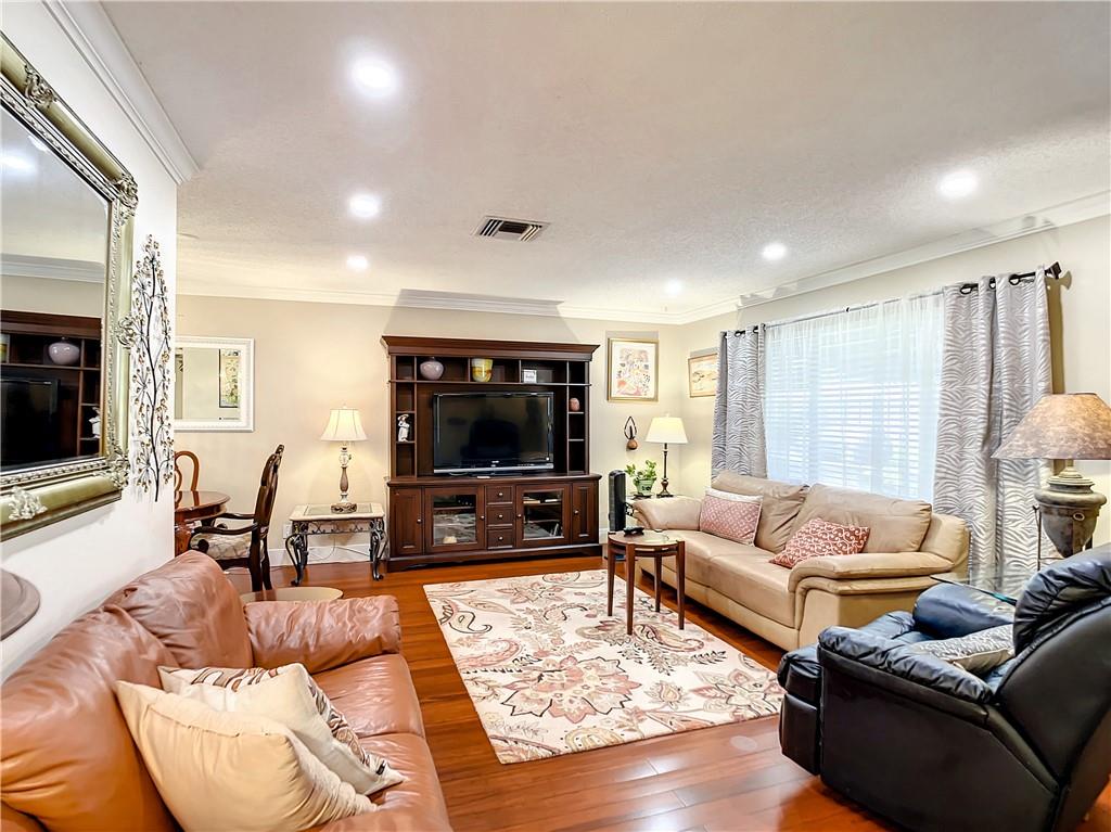 Lauderdale West 3 Sec 83- - Residential