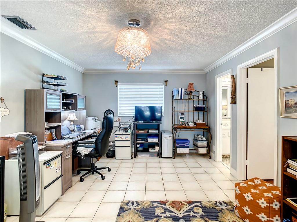 Lauderdale West 3 Sec 83- - Residential